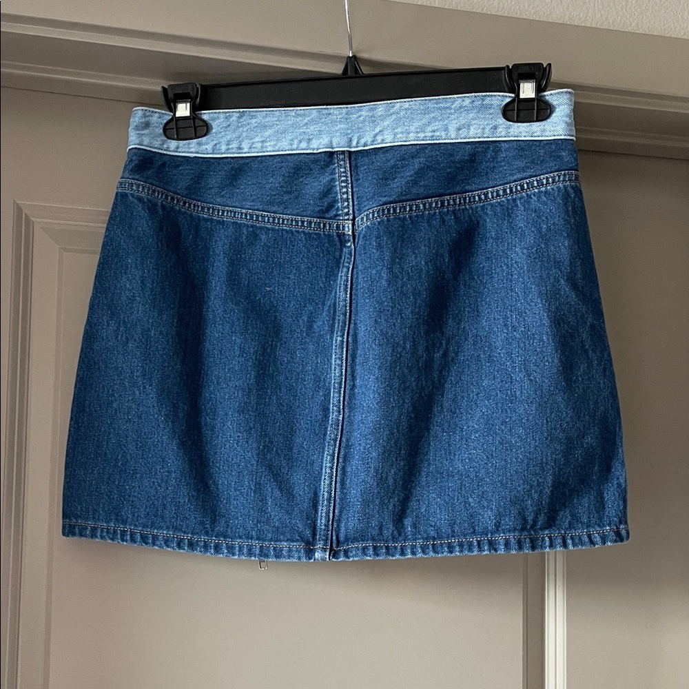 1. State Two-Tone Blue Denim Mini Skirt with Dual Front Zippers - Size 8 - Picture 3 of 5